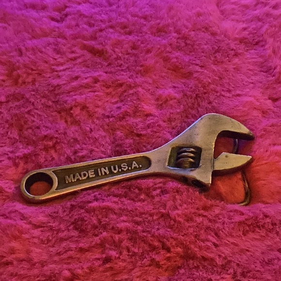 Bergmot Brass Works 1979 wrench belt buckle. Made in USA on wrench. RARE - Picture 1 of 4